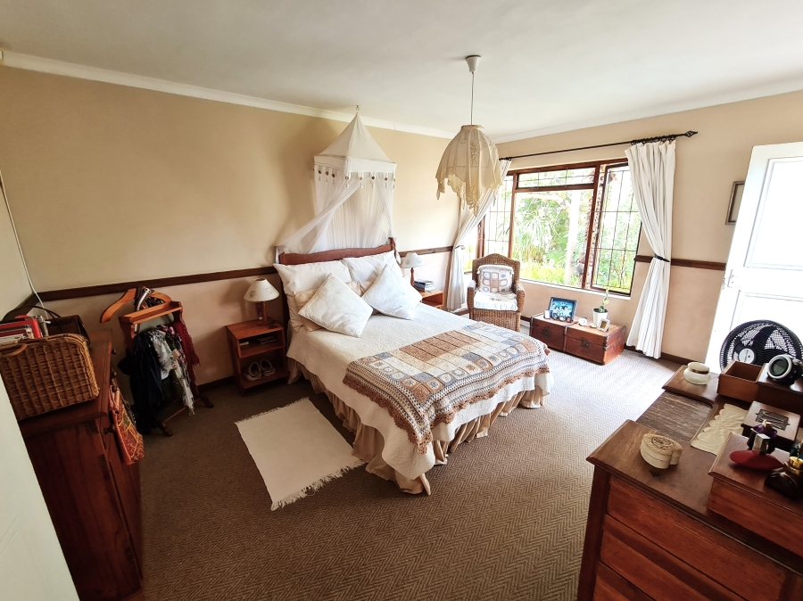 6 Bedroom Property for Sale in Noorsekloof Eastern Cape